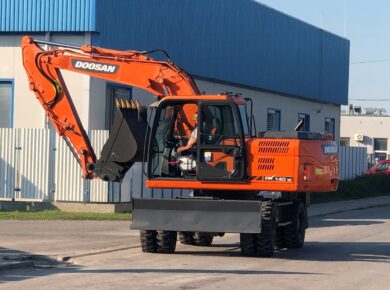 Kolesový otočný bager – DOOSAN DX140W