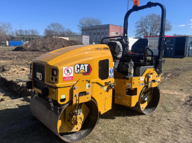 Vibračný valec – Caterpillar  CB2.5 GC